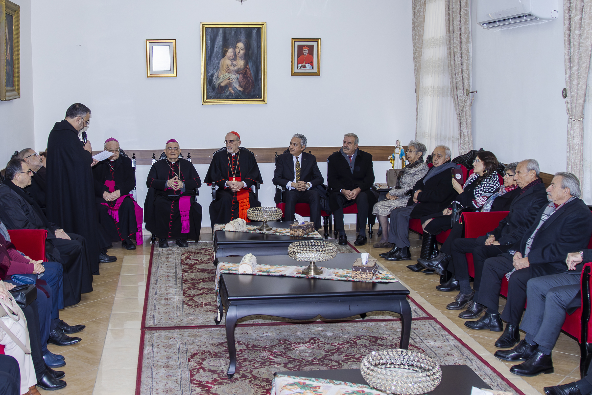 الكاردينال بيتسابالا يحتفل بعيد كنيسة العائلة المقدسة في رام الله: رسالة أمل وصمود للمسيحيين في فلسطين