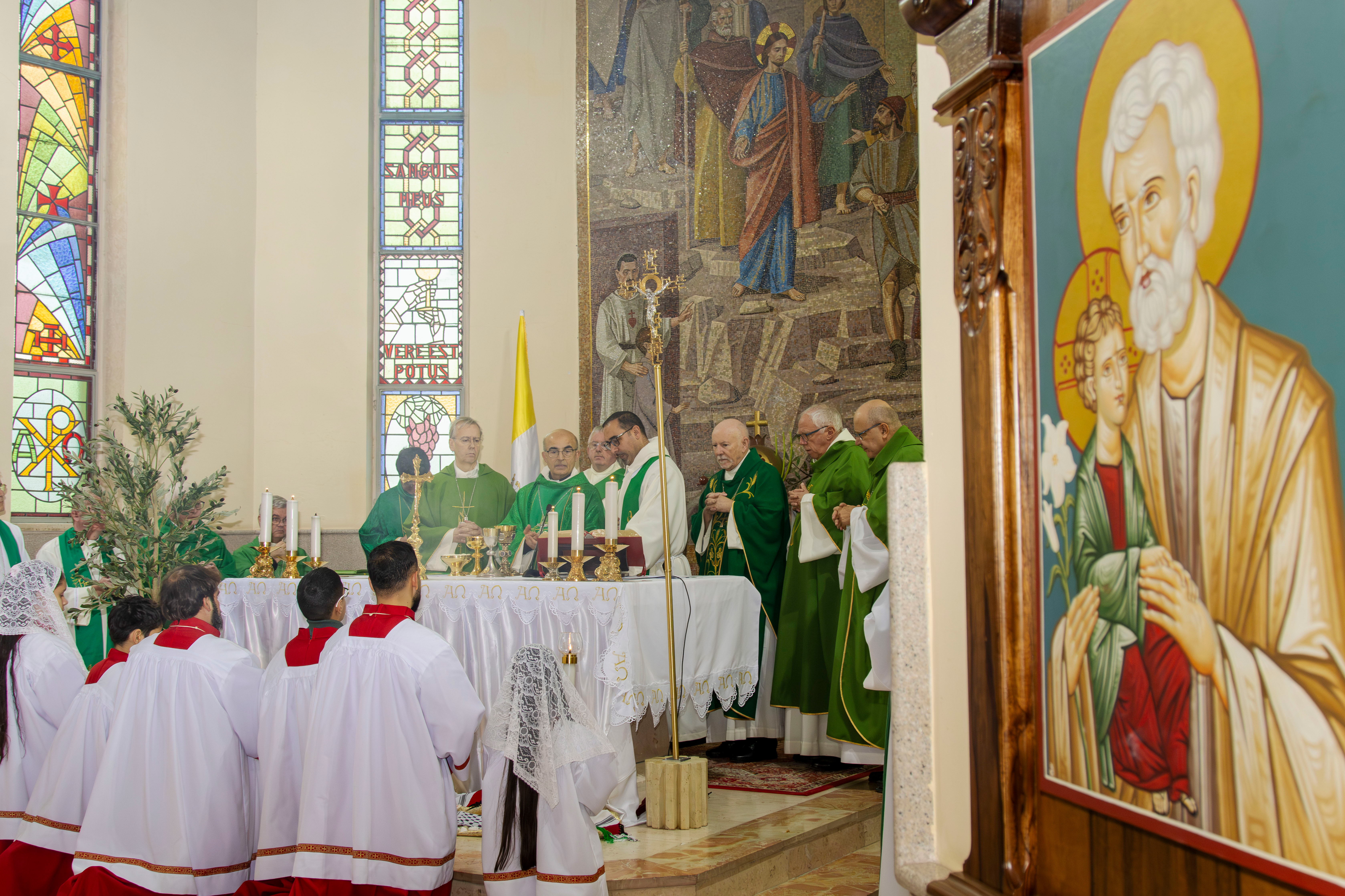 زيارة أساقفة دوليين للطيبة: دعم متواصل للجماعة المسيحية والفلسطينيين