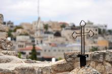 الطيبة، آخر بلدة فلسطينية ذات حضور مسيحي كامل في الضفة الغربية، تحفظ شهادة مسيحية تمتد جذورها إلى القرون الأولى.
