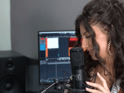 الفنانة