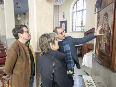 الأب بشار فواضله يستقبل سفيرة فرسان مالطا ويعرض واقع الطيبة وتحدياتها